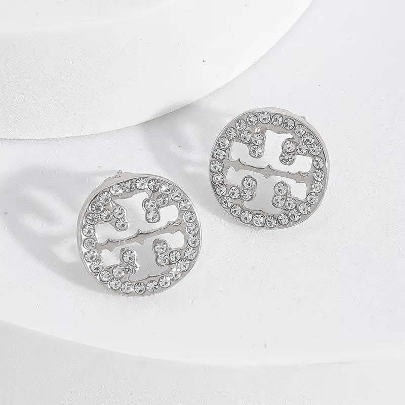 Stud Earrings Hollow Round
Crystal Zircon