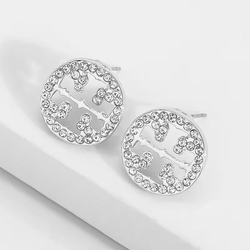 Stud Earrings Hollow Round
Crystal Zircon