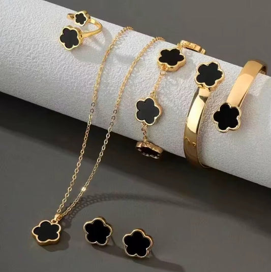 Five Leaf Jewelry Set Gold Plated Alloy Material