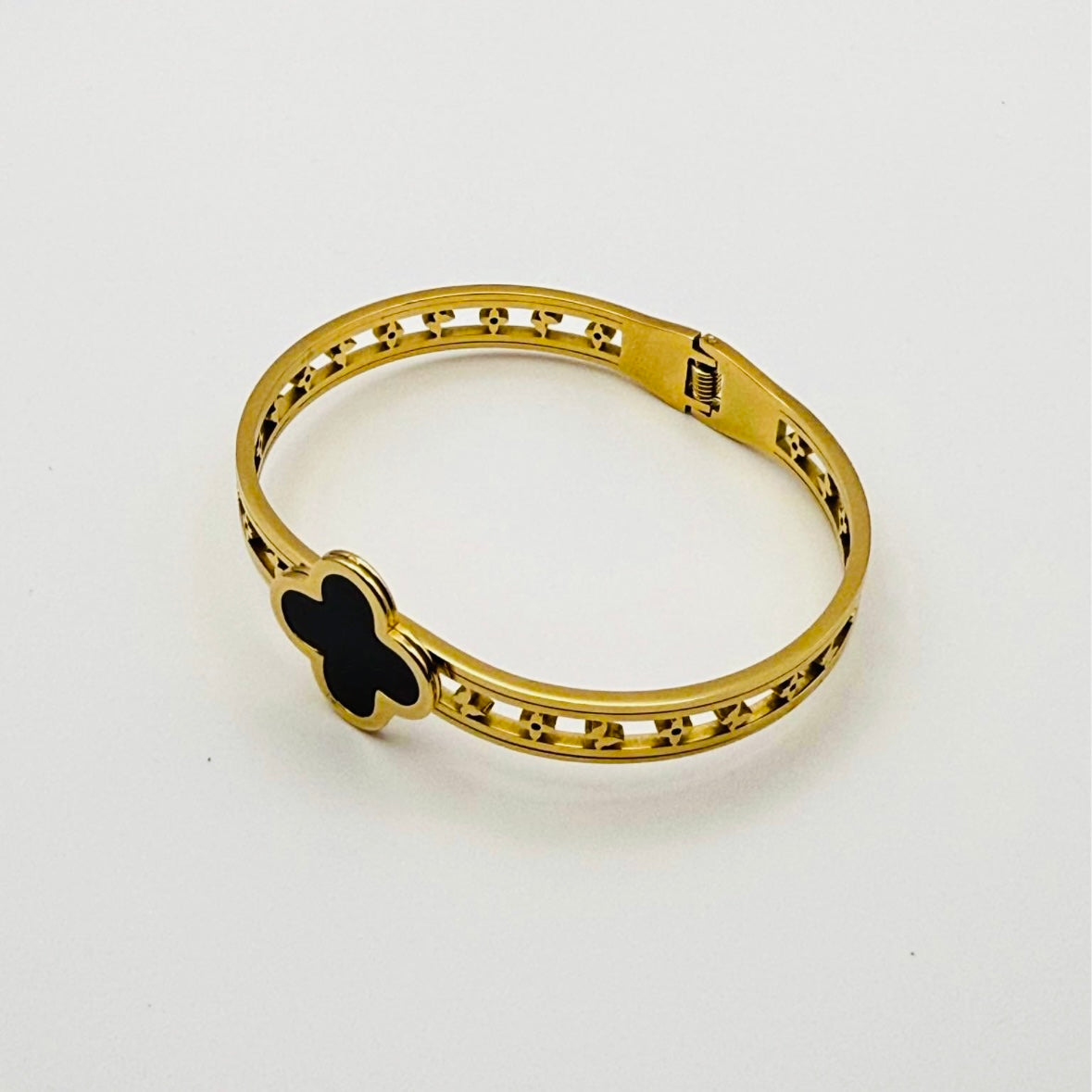 Four Leaf Clover Non Tarnish Bracelet