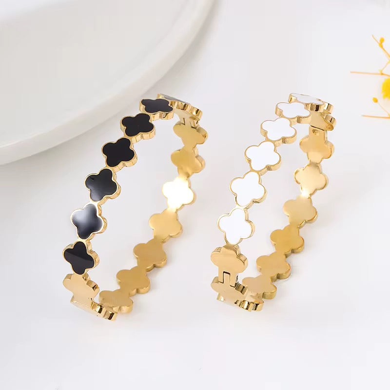 Non Tarnish Cross Designer Bangles Bracelets
Stainless Steel 18K Gold Plated Four Leaf Clover