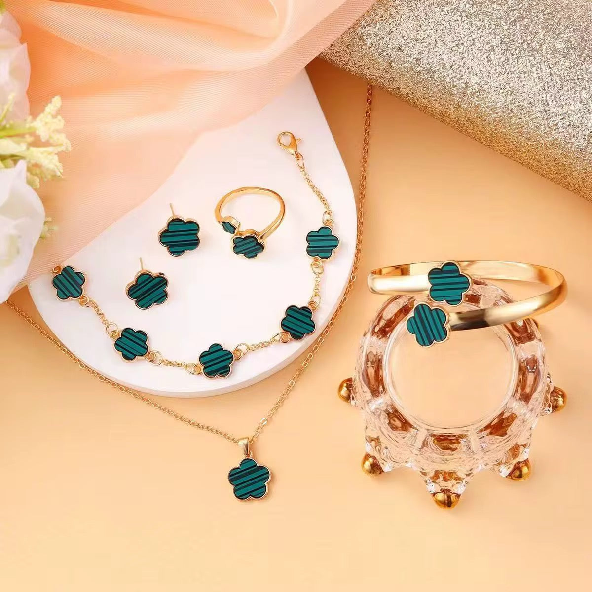 Five Leaf Jewelry Set Gold Plated Alloy Material