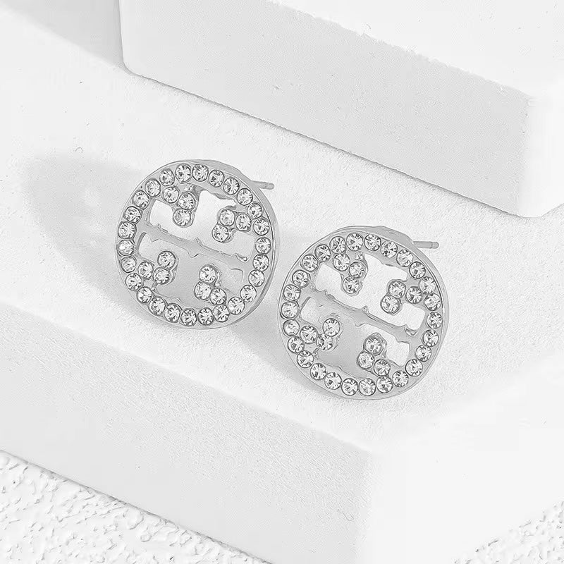 Stud Earrings Hollow Round
Crystal Zircon
